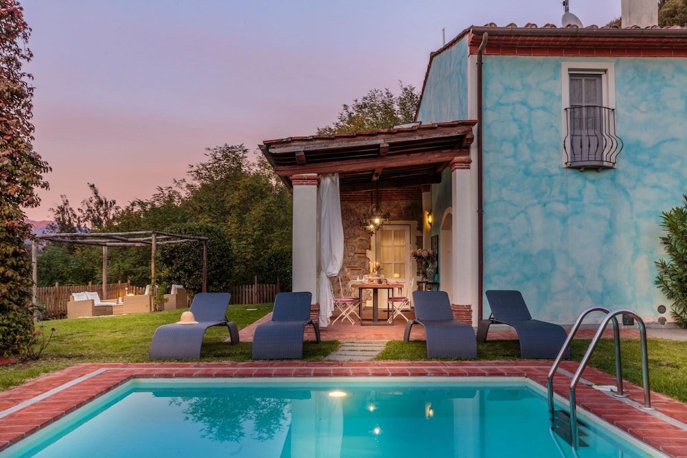 Rondini Farmhouse in Chiatri — 4-Star Luxury Hotel in Lucca, Italy