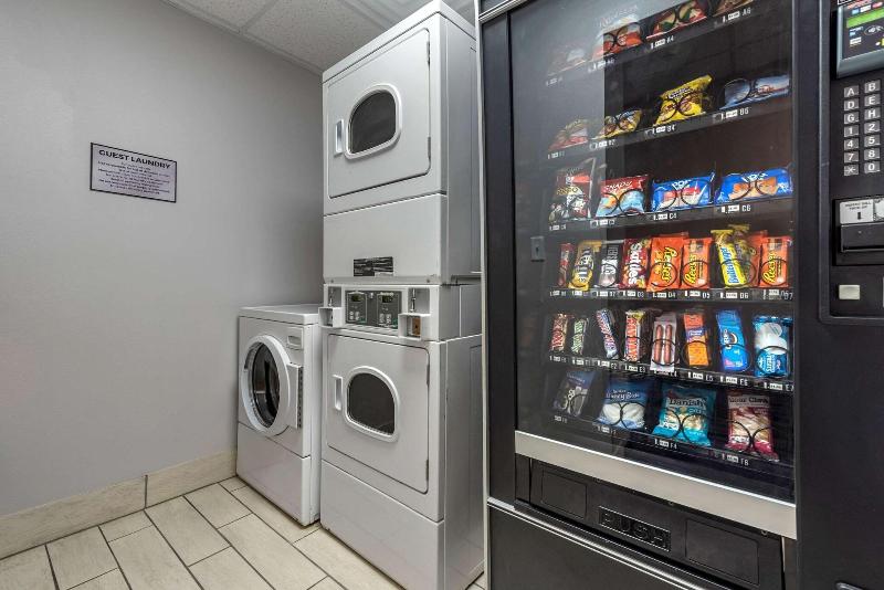 Quality Inn & Suites Evansville Downtown - photo 19
