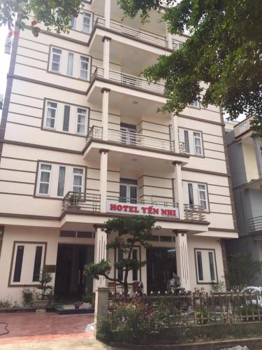 Yen Nhi Hotel Minh Chau Bayluxury in Quan Hau, Vietnam