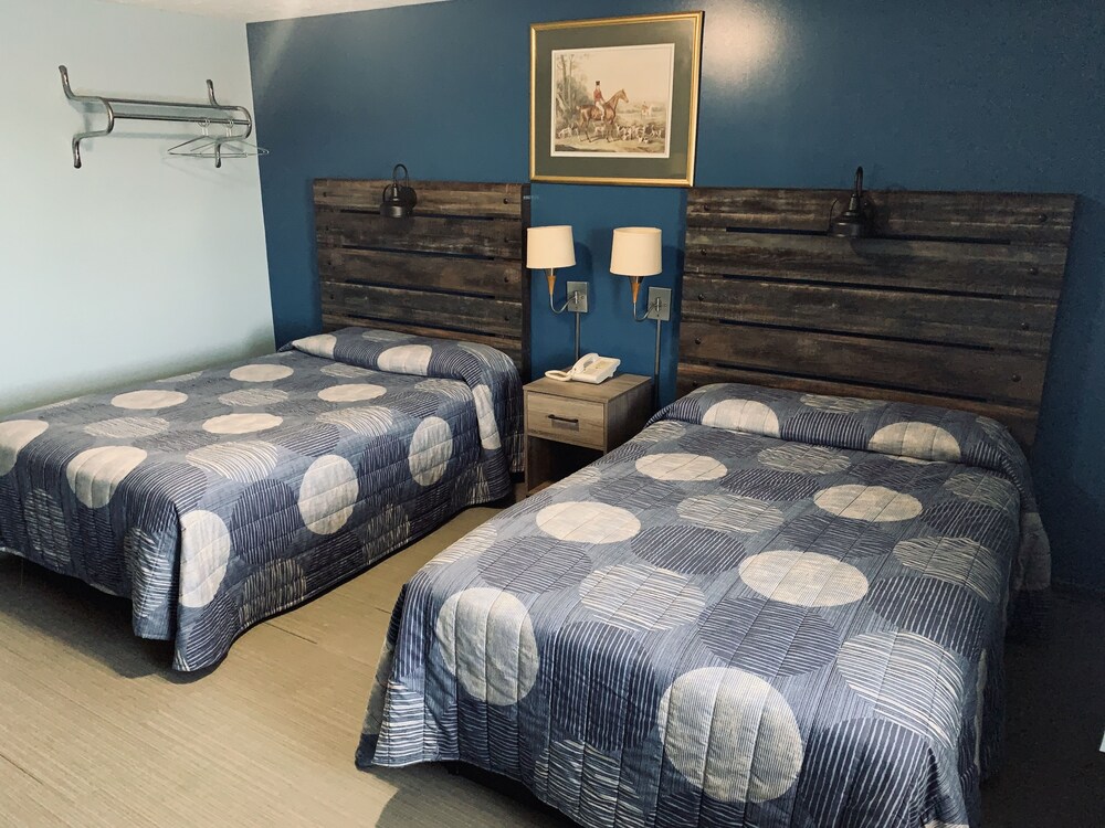 Travelers Inn And Suites - photo 10