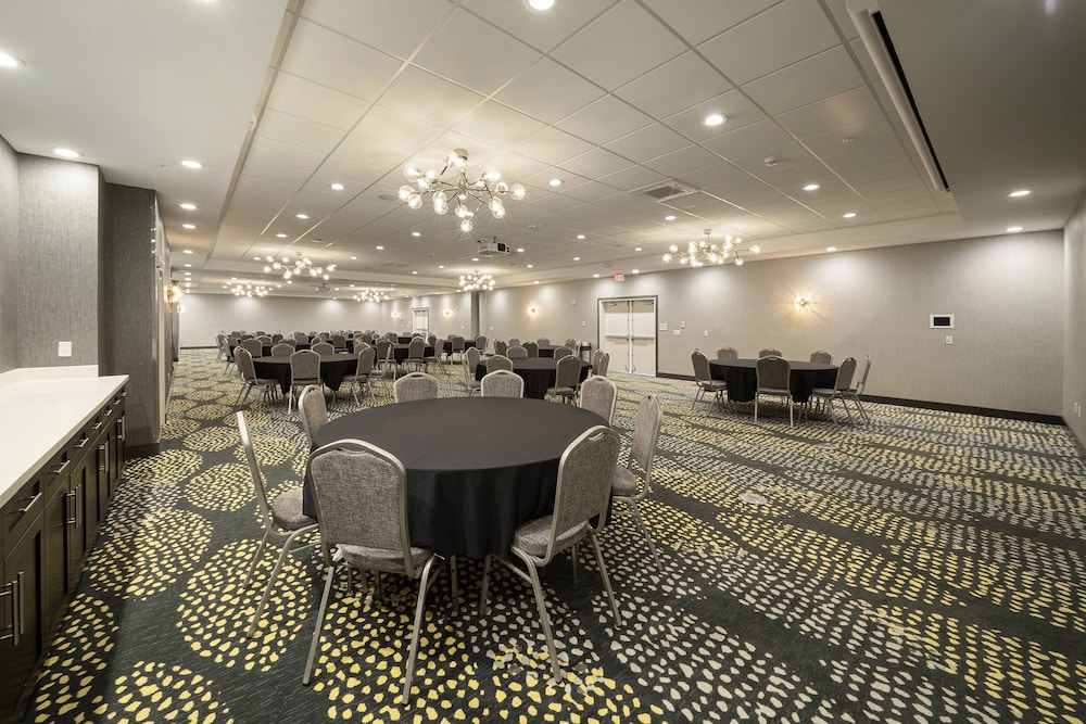 Holiday Inn & Suites Decatur Forsyth by IHG - photo 55