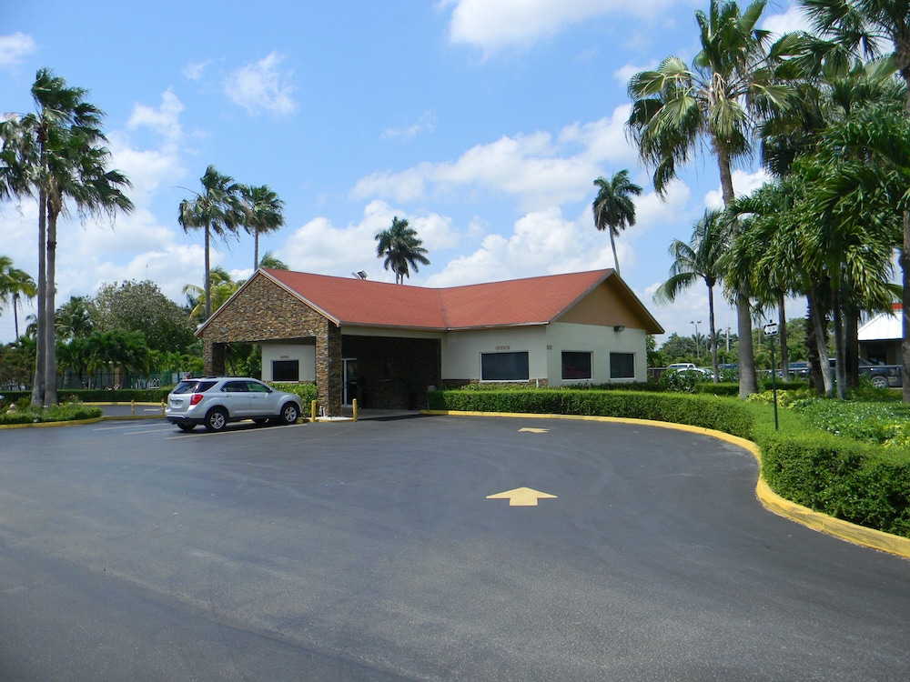 Fairway Inn Florida City Homestead Everglades - photo 83