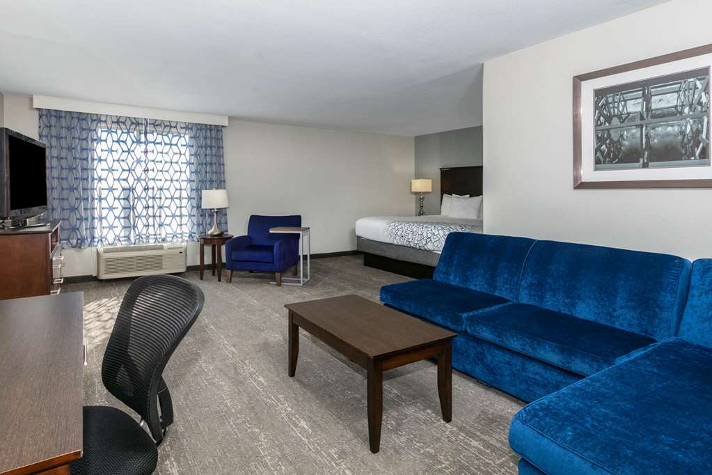 La Quinta Inn & Suites by Wyndham Horn Lake Southaven Area - photo 11