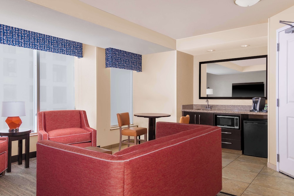 Hampton Inn & Suites Madison Downtown - photo 26