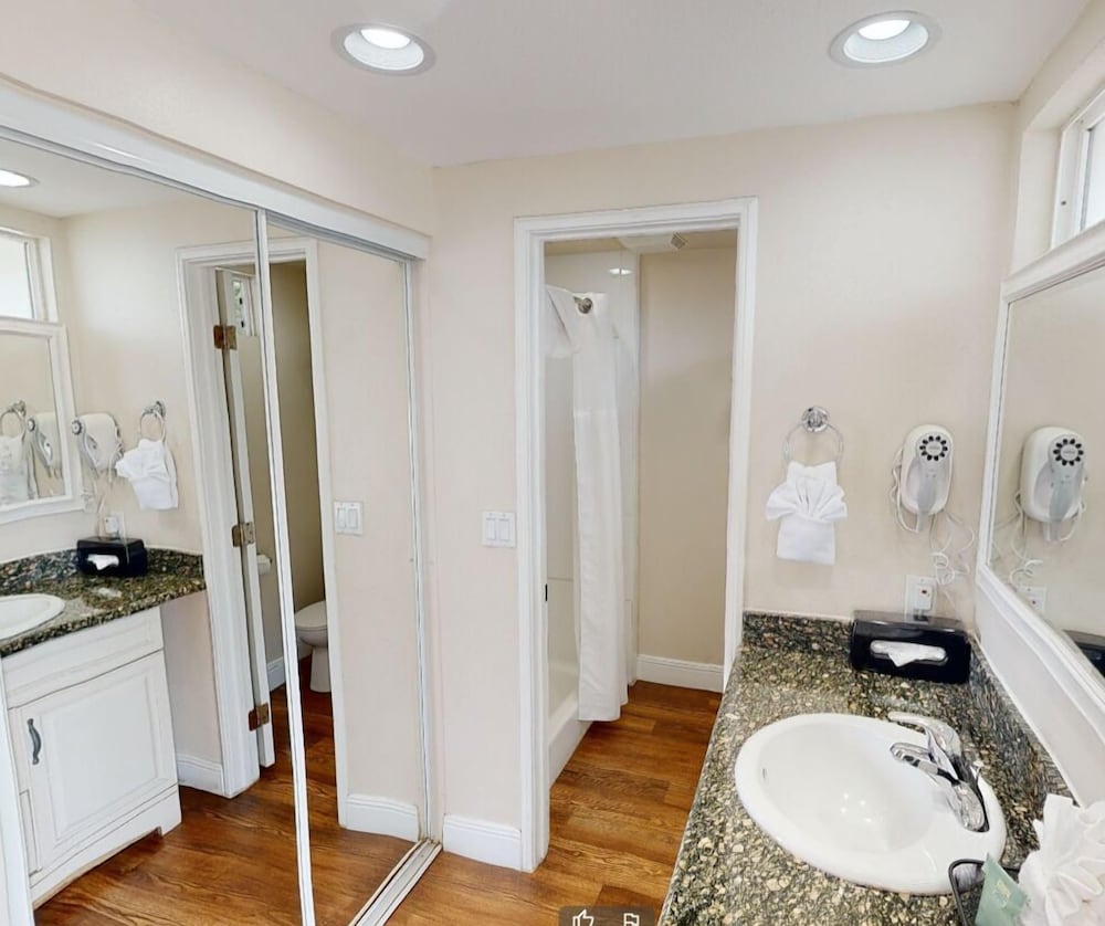 King Frederik Inn - photo 81