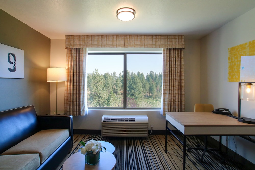 Oxford Suites Spokane Valley - photo 26