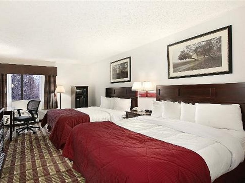 Baymont by Wyndham Boston Heights Hudson - photo 7