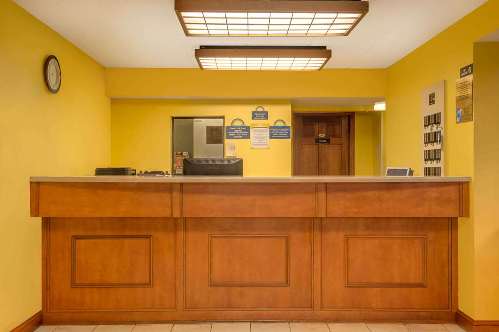 Days Inn by Wyndham Columbus Fairgrounds - photo 2