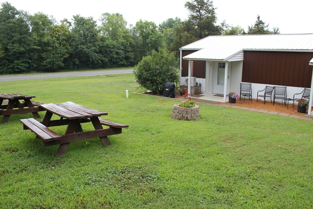 Shawnee Trails Lodging and Suites - photo 35