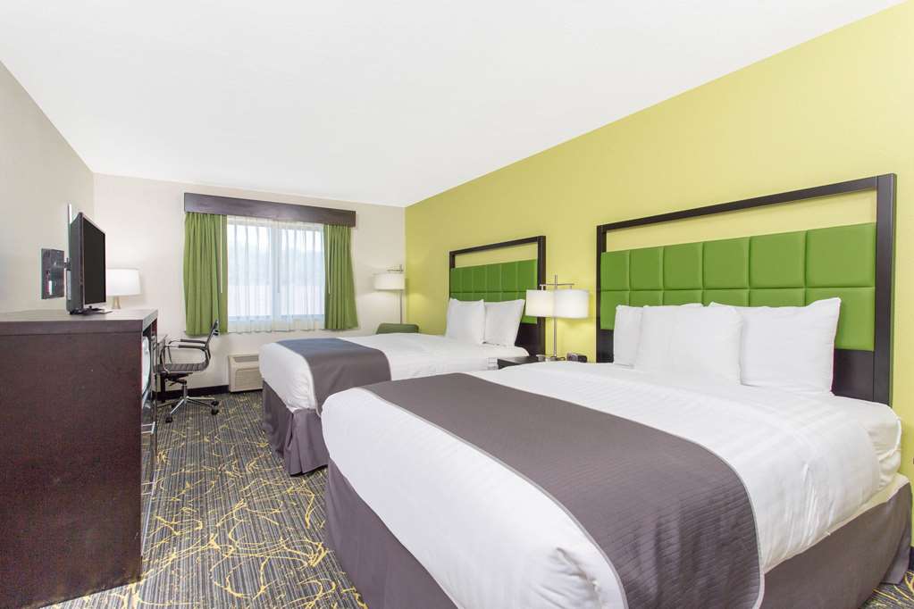AmericInn by Wyndham Delafield Waukesha Milwaukee - photo 10