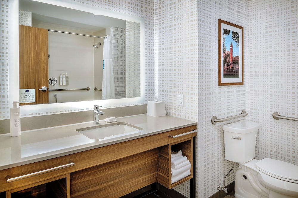 Hampton Inn by Hilton St. Louis Airport - photo 15