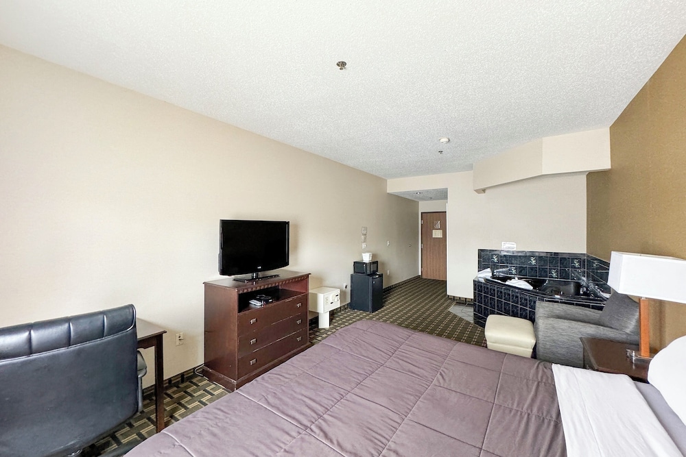 FairBridge Inn & Suites Batavia Darien Amusement Park - photo 13