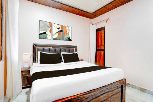 Collection O Ayodhya Central Railway Junction in Ajodhya, India