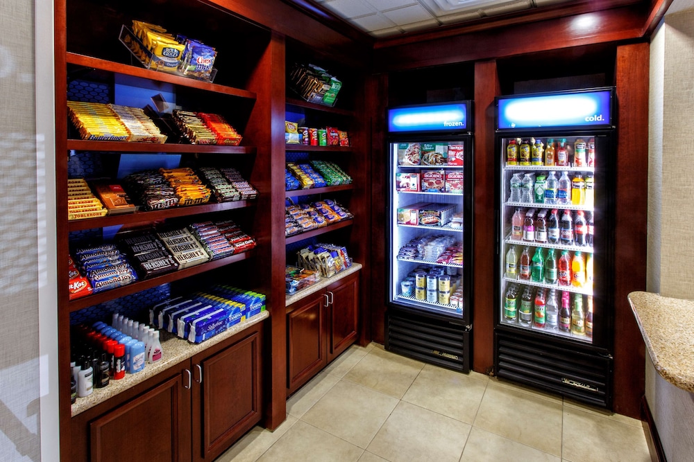 Hampton Inn & Suites Staten Island - photo 41