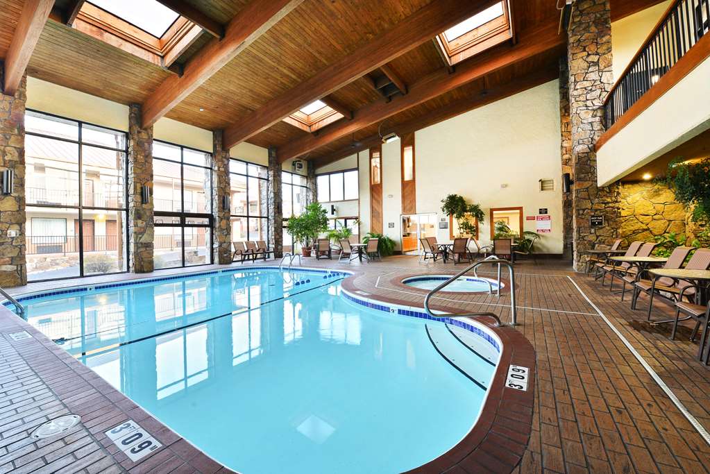 Best Western Center Pointe Inn - carbon neutral hotel in Branson