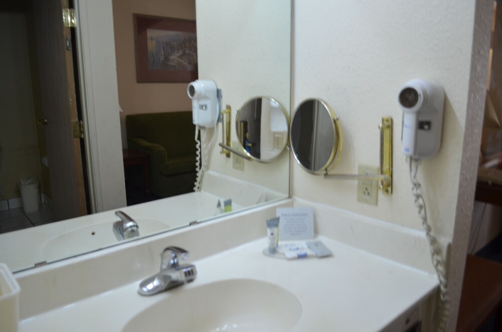 Quality Suites Abilene TX - photo 38