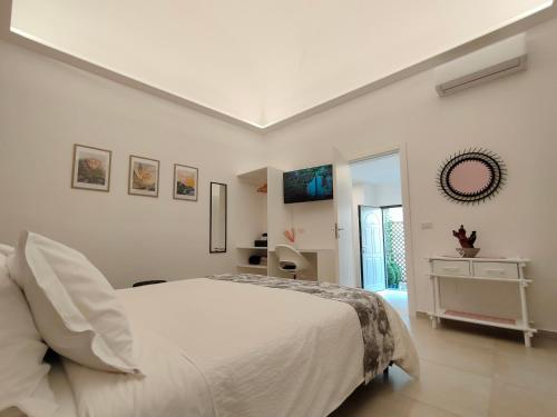 Tophouse Catania Centro Velvet Apt — 4-Star Luxury Hotel in Catania, Italy