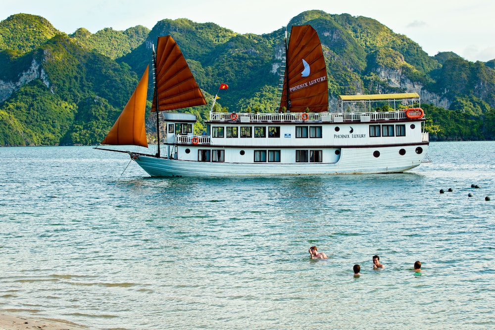 Halong Phoenix Cruiser - last minute hotel in Ha Long