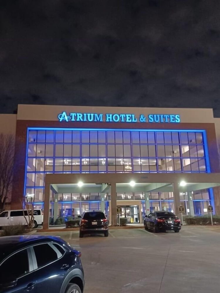 Atrium Hotel and Suites - photo 100