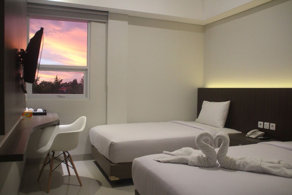 Emerald Hotel - carbon neutral hotel in Jayapura