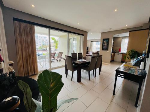 Luxurious Secure V&A Waterfront Apt