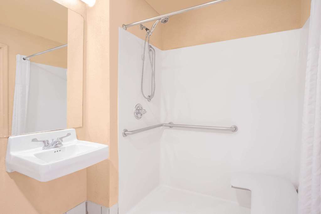 Hawthorn Extended Stay by Wyndham Conyers - photo 11