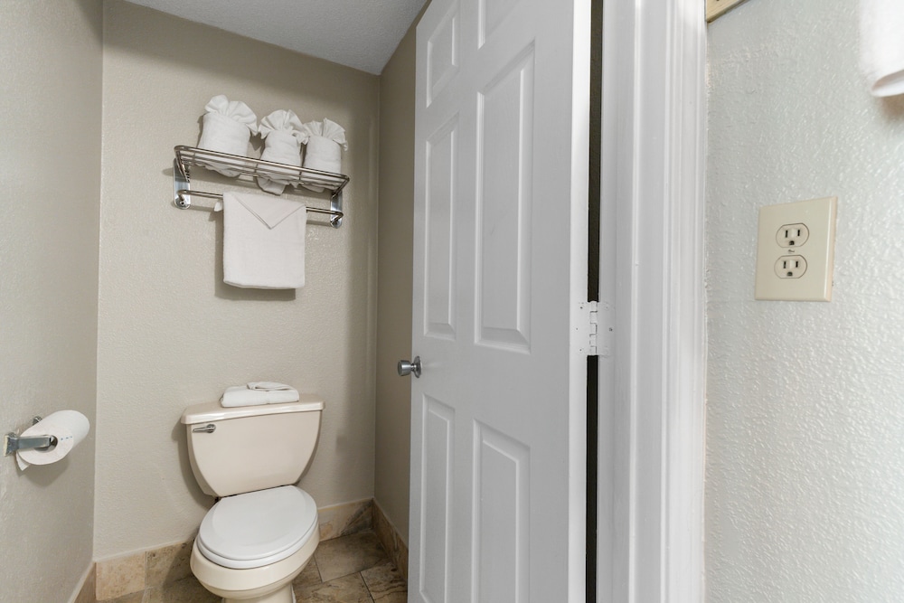 Ocean Crest Inn and Suites - photo 70