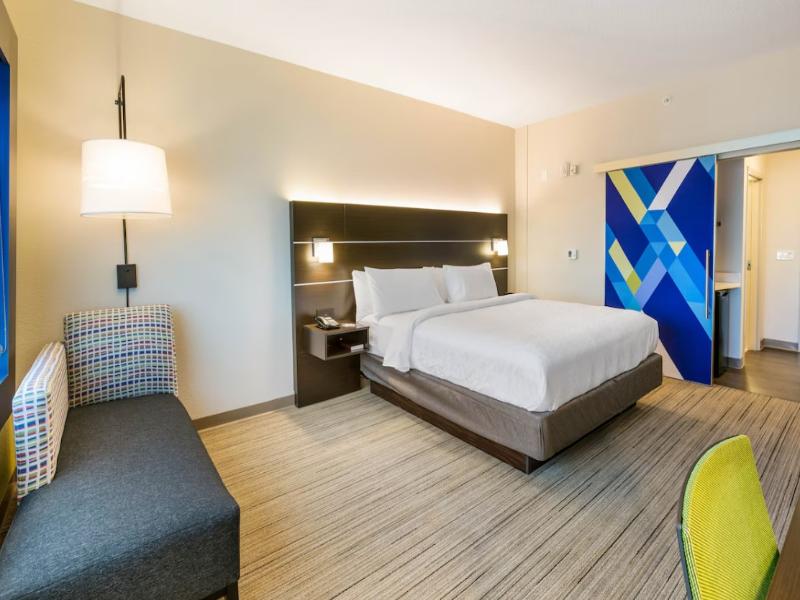 Holiday Inn Express Jacksonville Town Center - photo 17