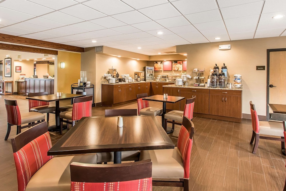 Comfort Suites Effingham Central - photo 31