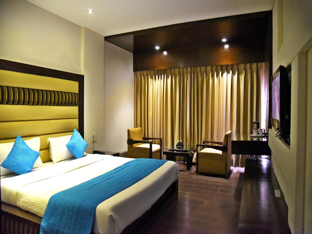 OYO 3537 Hotel Landmark - carbon neutral hotel in Chandigarh