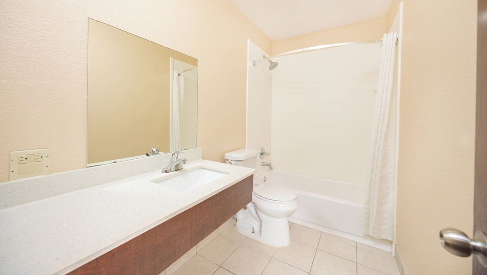 Regency Inn Hondo - photo 19