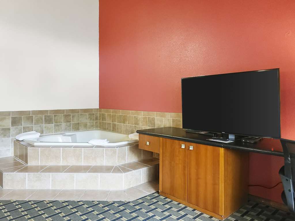 Americas Best Value Inn Hinckley - photo 16