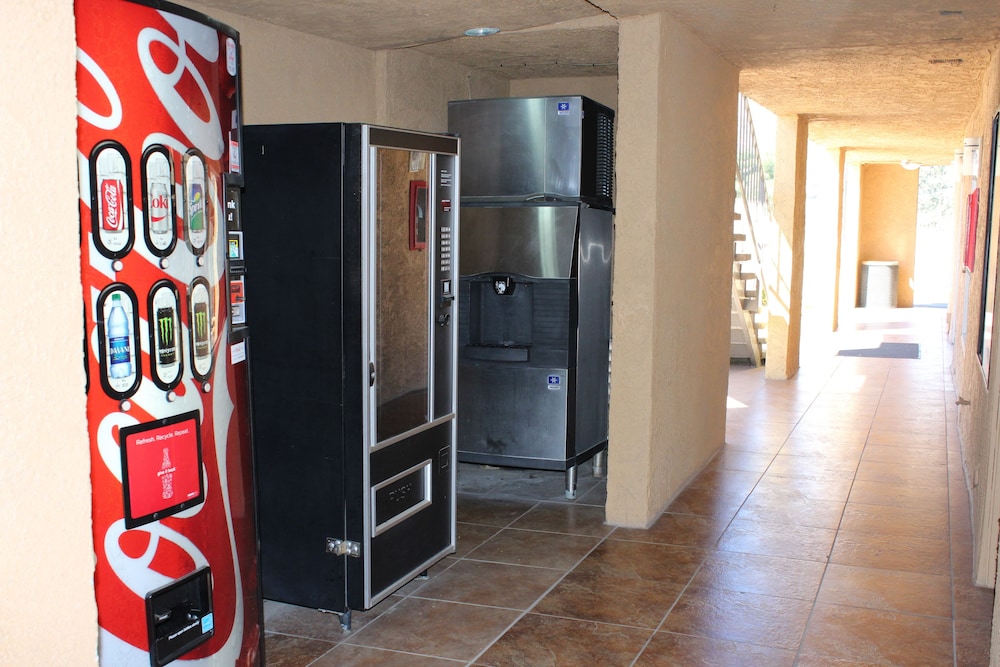Cajon Pass Inn - photo 37