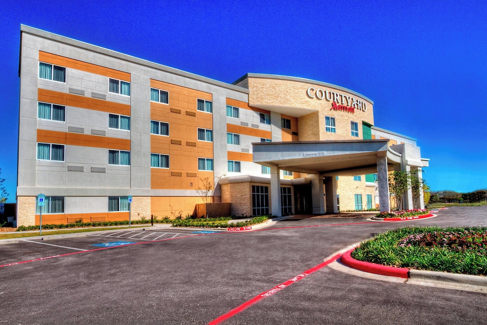 Courtyard San Marcos - photo 20