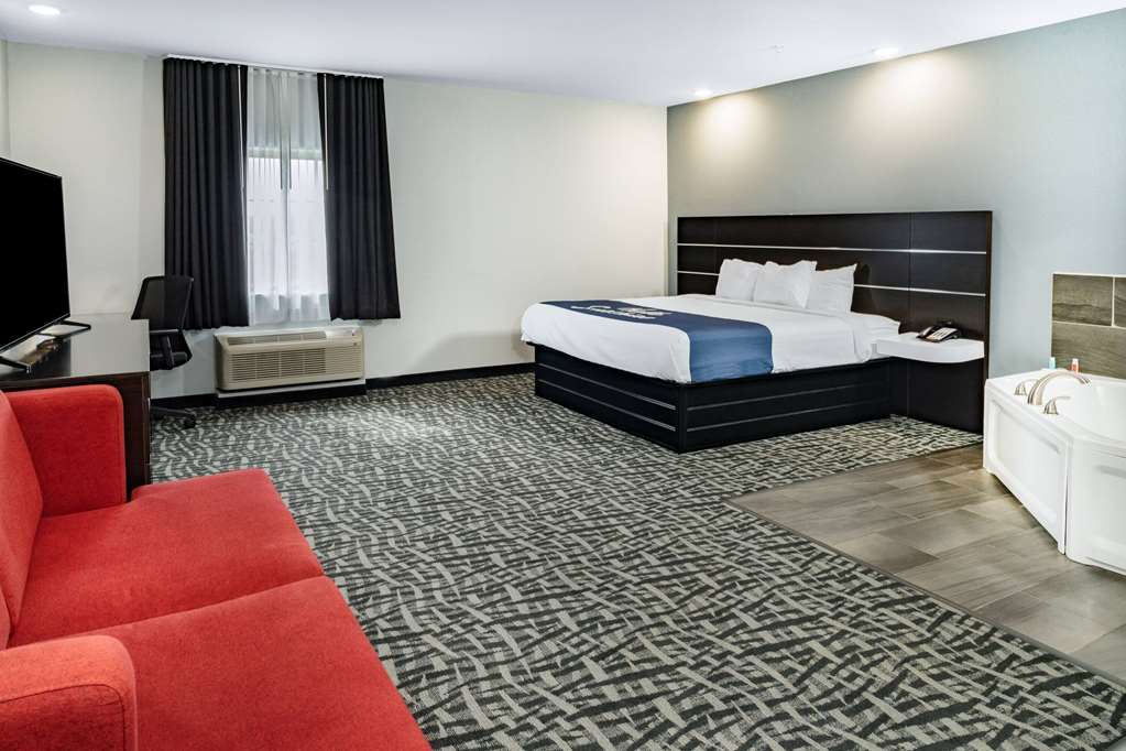 Days Inn & Suites by Wyndham Horn Lake Memphis Graceland - photo 20