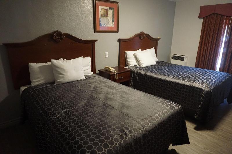 Las Palmas Hotel - photo 18