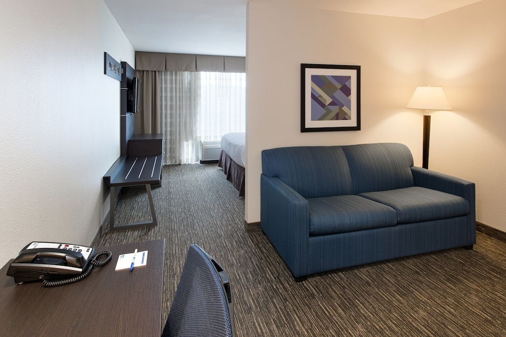 Holiday Inn Express Hotel & Suites East Wichita I 35 Andover by IHG - photo 18