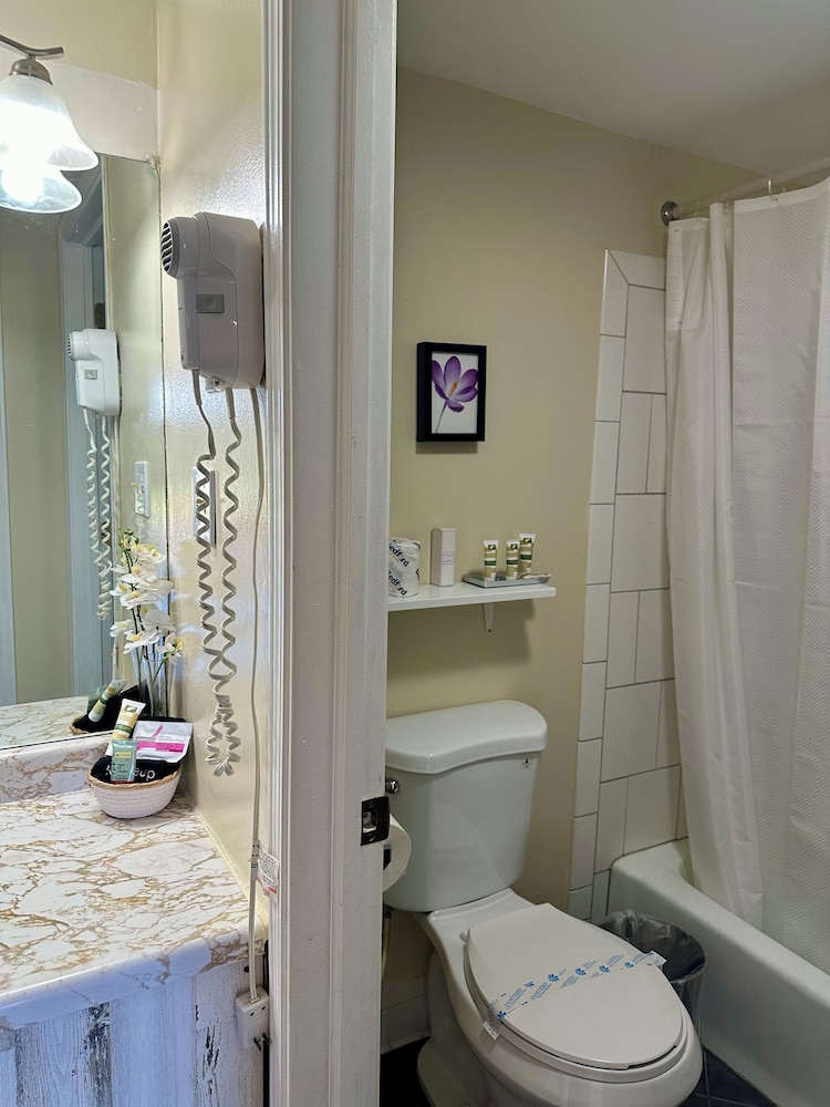 Geneva Wells Inn - photo 22