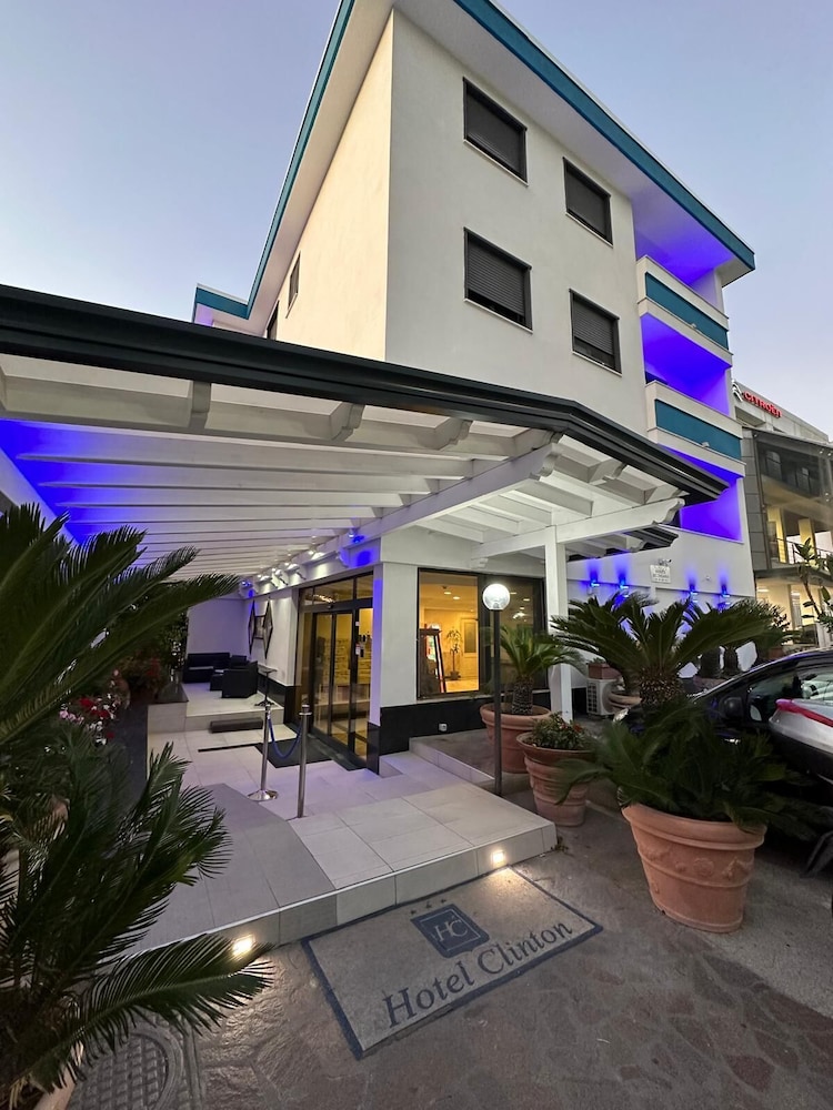 Hotel Clinton — hotel in Casoria