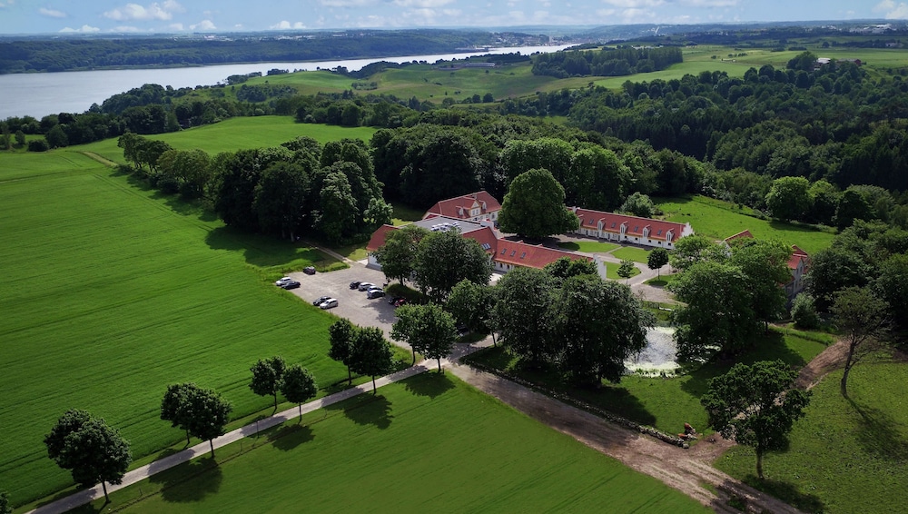 Hotel BramslevGaard - carbon neutral hotel in Hobro