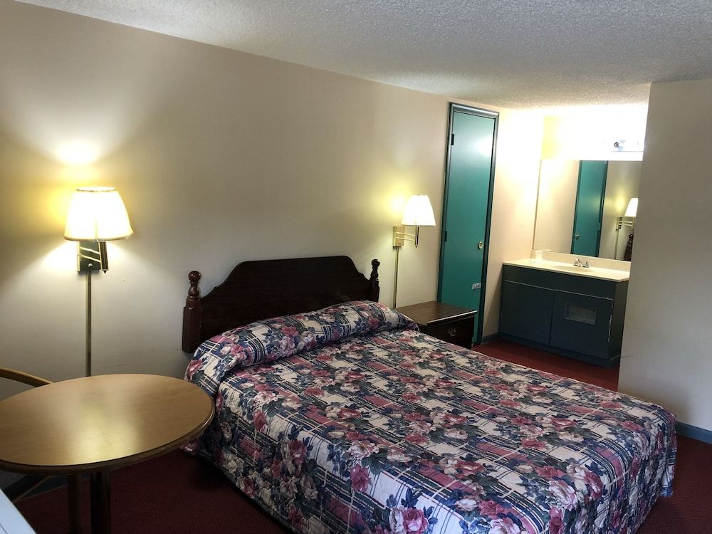 Red Maple Inn - photo 15