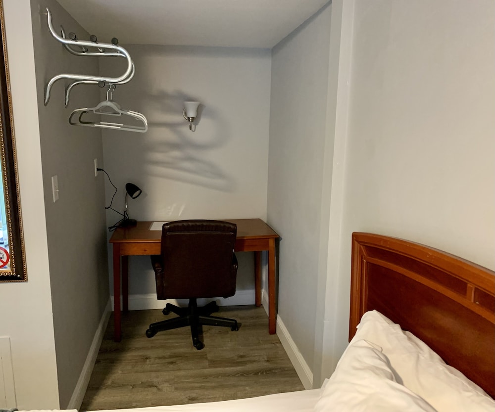 Hill Top Motel - photo 11