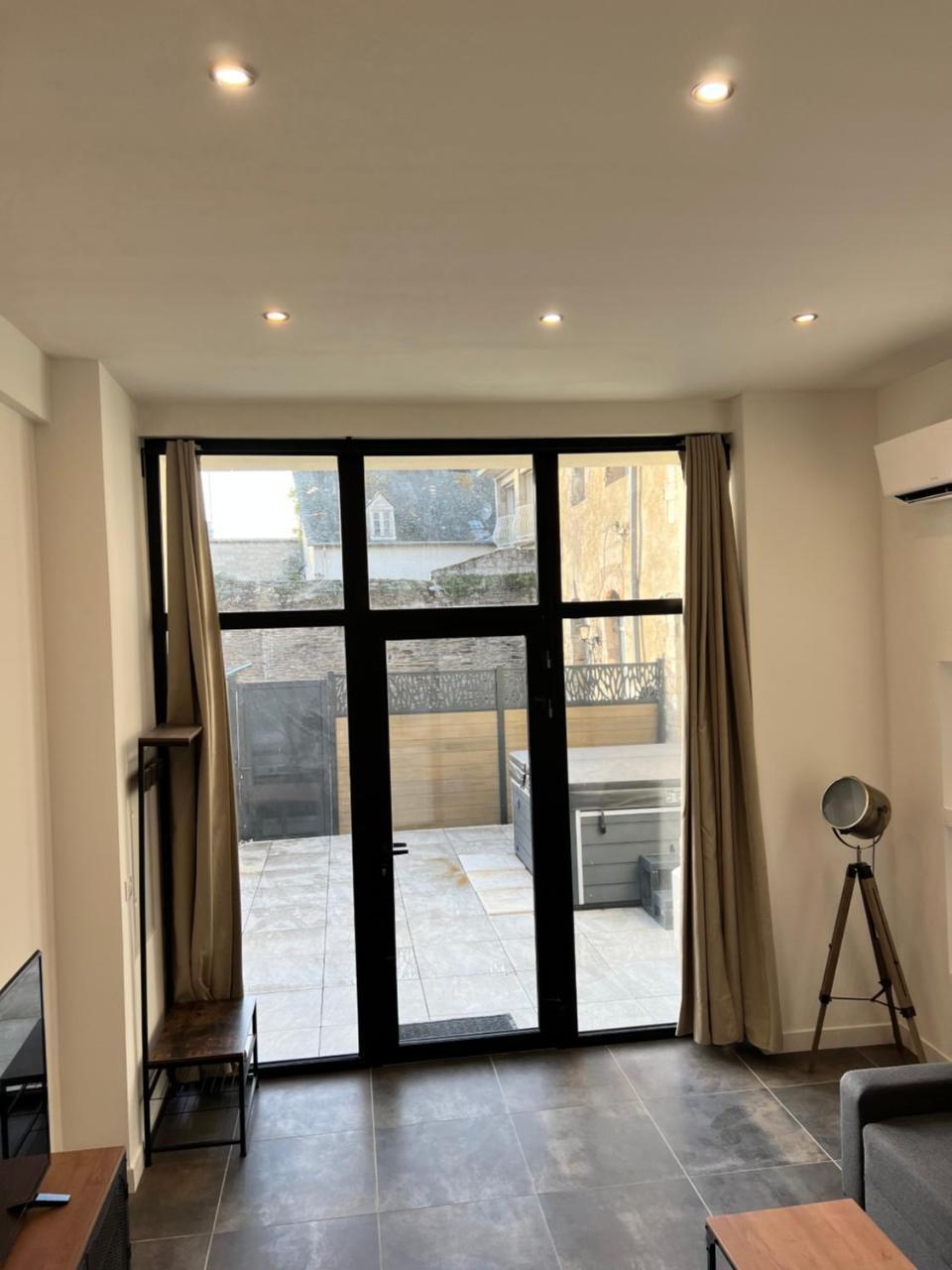 Le Loft Jacuzzi — Ploermel