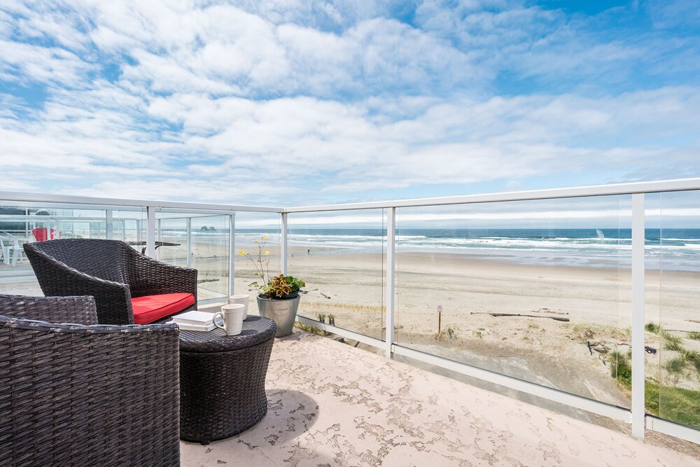 Alpine Shores Meredith Lodging in Rockaway Beach, United States