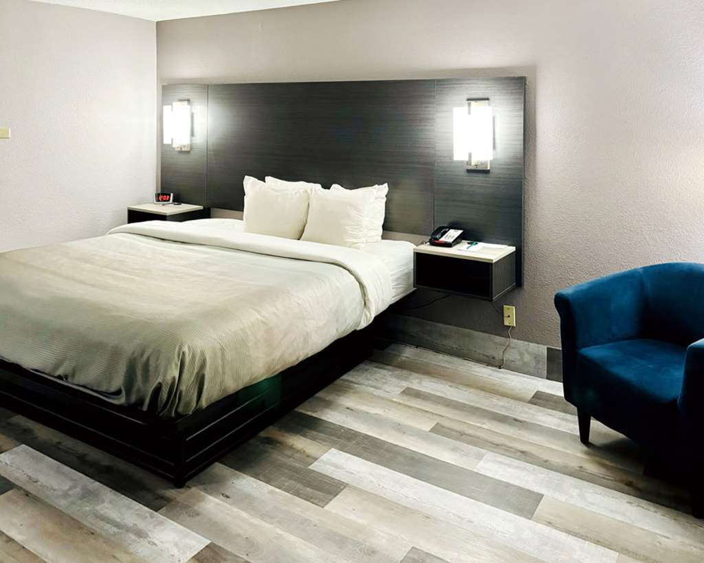 Quality Inn Raynham Taunton - photo 10