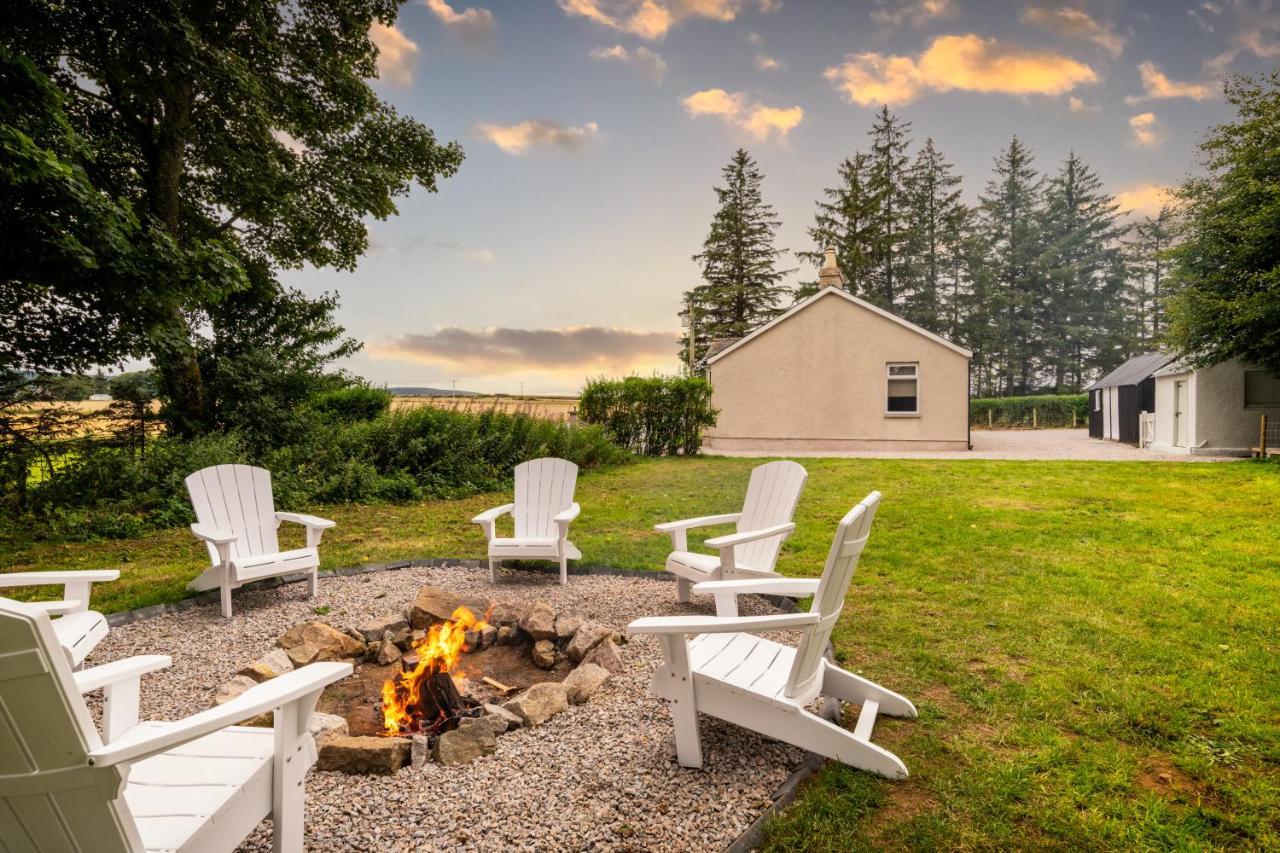 Stunning Remodelled Cottage Picturesque Location — 4-Star Luxury Hotel in Insch, United Kingdom