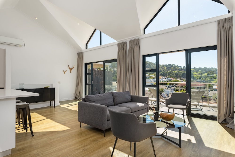 Burnside 302 — 4-Star Luxury Hotel in Cape Town, South Africa