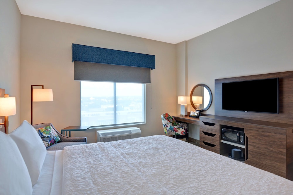 Hampton Inn & Suites Nashville Downtown Capitol View - photo 23