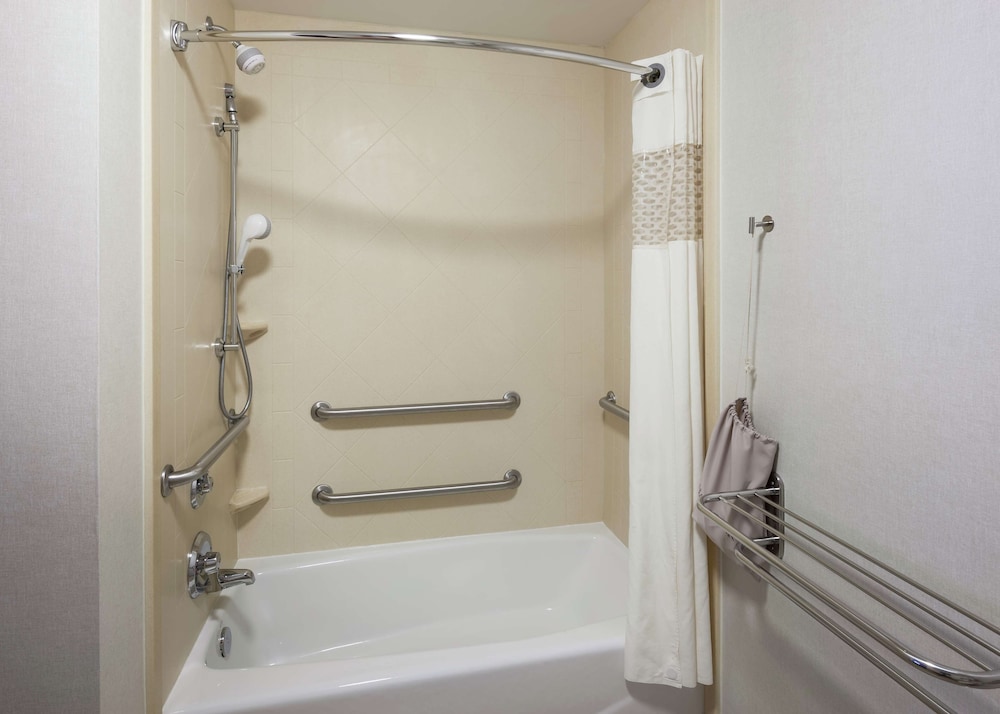 Hampton Inn & Suites Davenport - photo 22