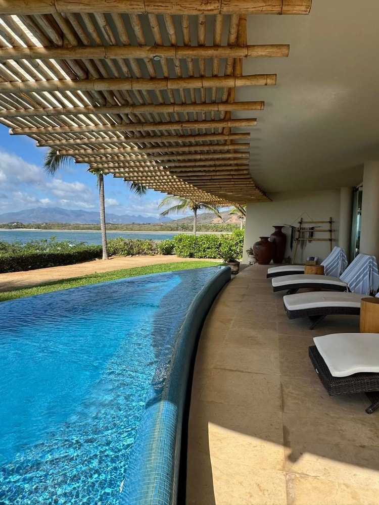 Punta Majahua by Property Rental Club — 4-Star Luxury Hotel in Ixtapa, Mexico
